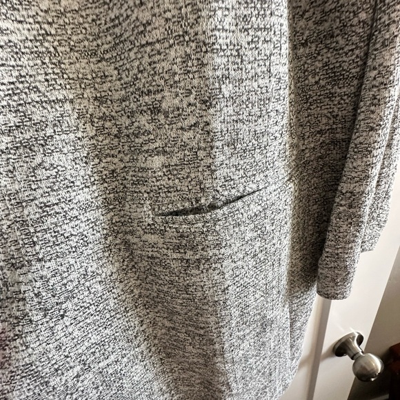 NWT Torrid plus size long line grey white blazer size 3 - Picture 6 of 8